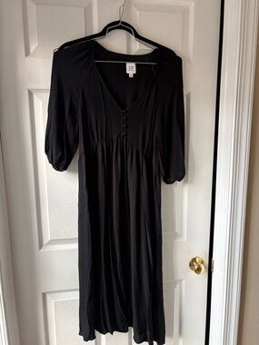 Gap Maternity black v neck midi dress XS (fits like a medium)